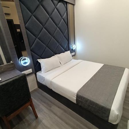 Hotel Classio Andheri - Near Dn Nagar Metro Station Bombaj Zewnętrze zdjęcie