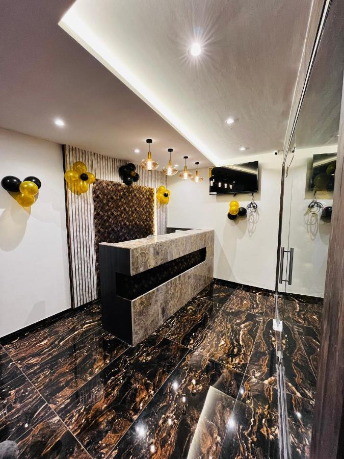 Hotel Classio Andheri - Near Dn Nagar Metro Station Bombaj Zewnętrze zdjęcie