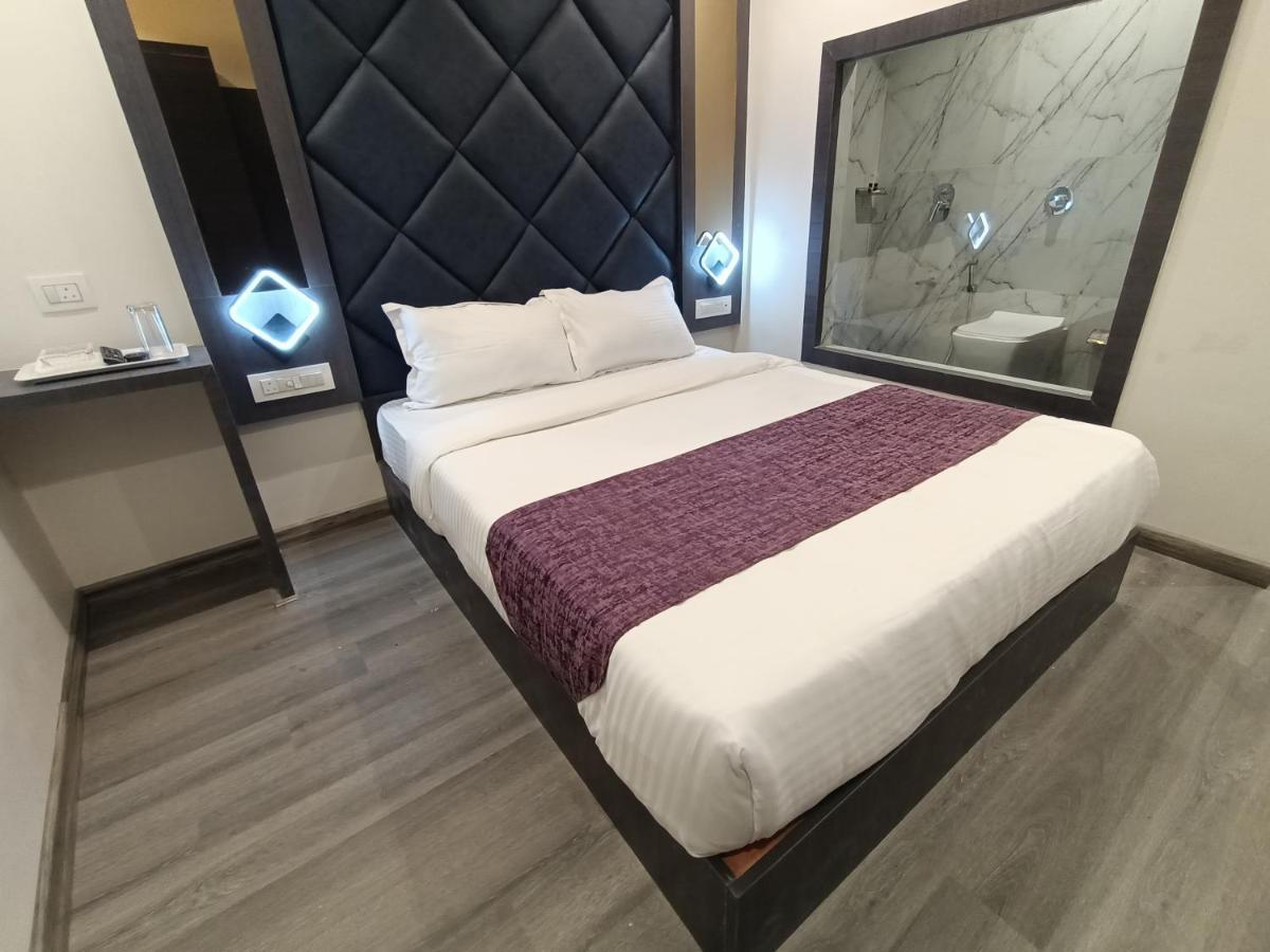 Hotel Classio Andheri - Near Dn Nagar Metro Station Bombaj Zewnętrze zdjęcie