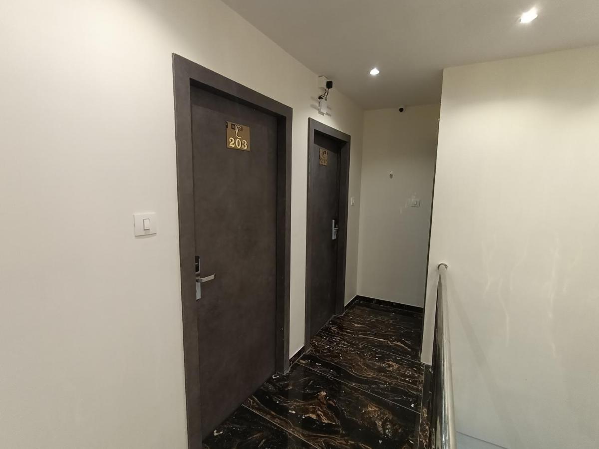 Hotel Classio Andheri - Near Dn Nagar Metro Station Bombaj Zewnętrze zdjęcie