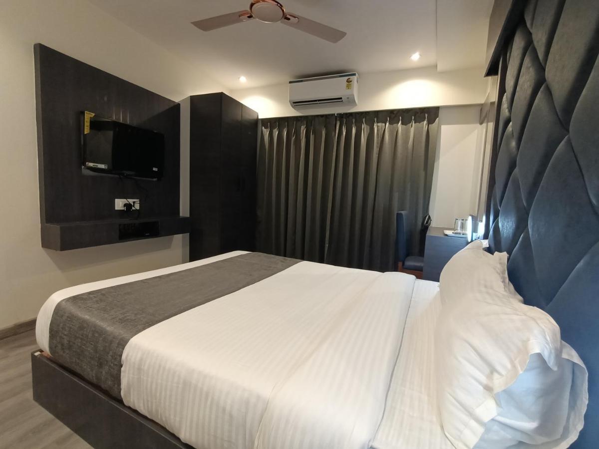 Hotel Classio Andheri - Near Dn Nagar Metro Station Bombaj Zewnętrze zdjęcie