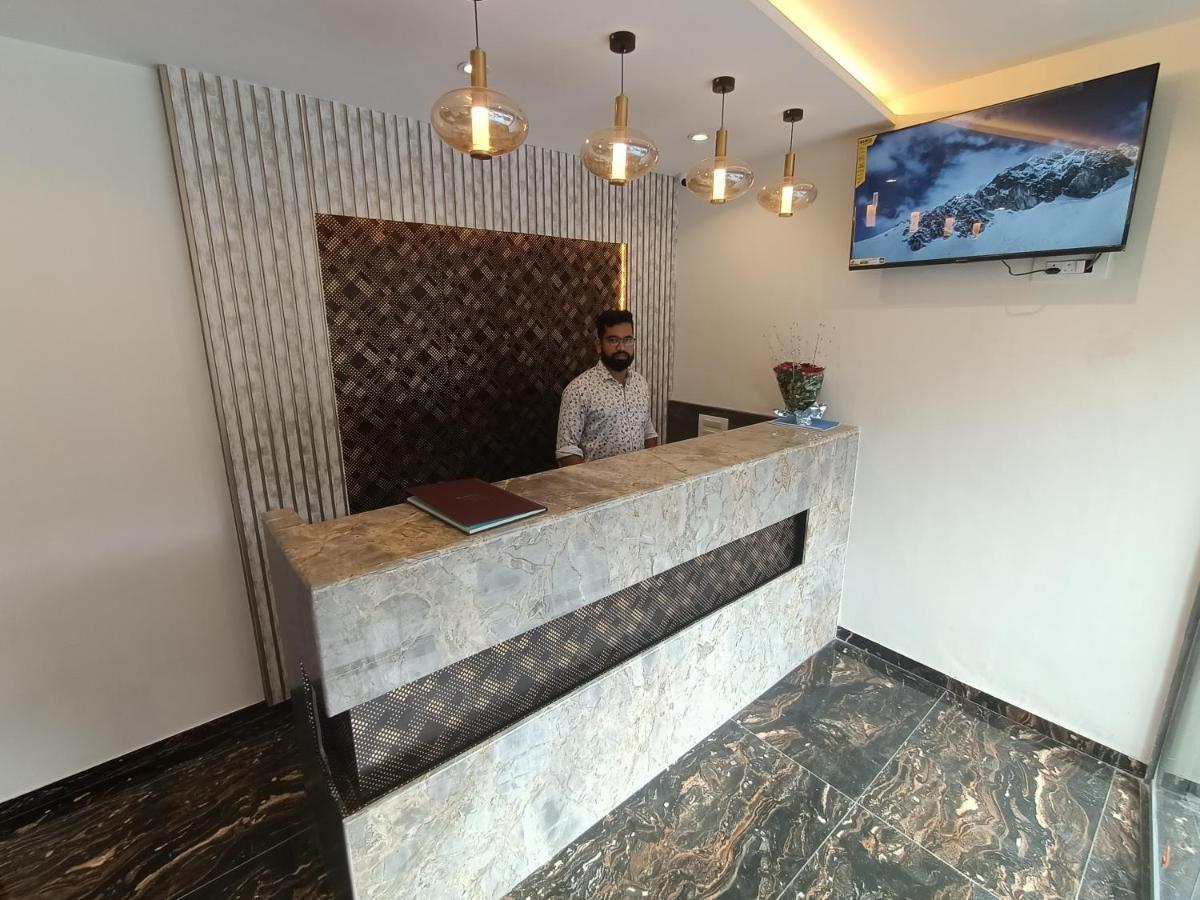 Hotel Classio Andheri - Near Dn Nagar Metro Station Bombaj Zewnętrze zdjęcie