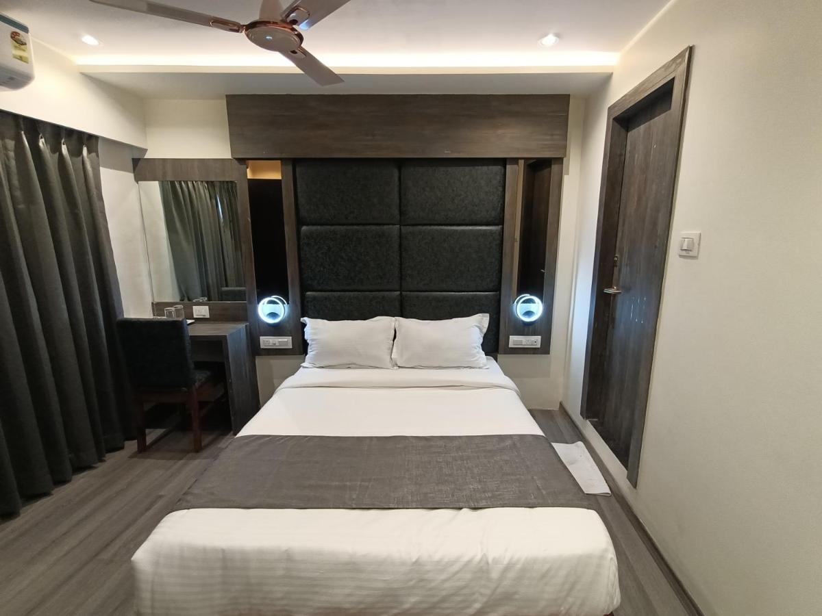 Hotel Classio Andheri - Near Dn Nagar Metro Station Bombaj Zewnętrze zdjęcie