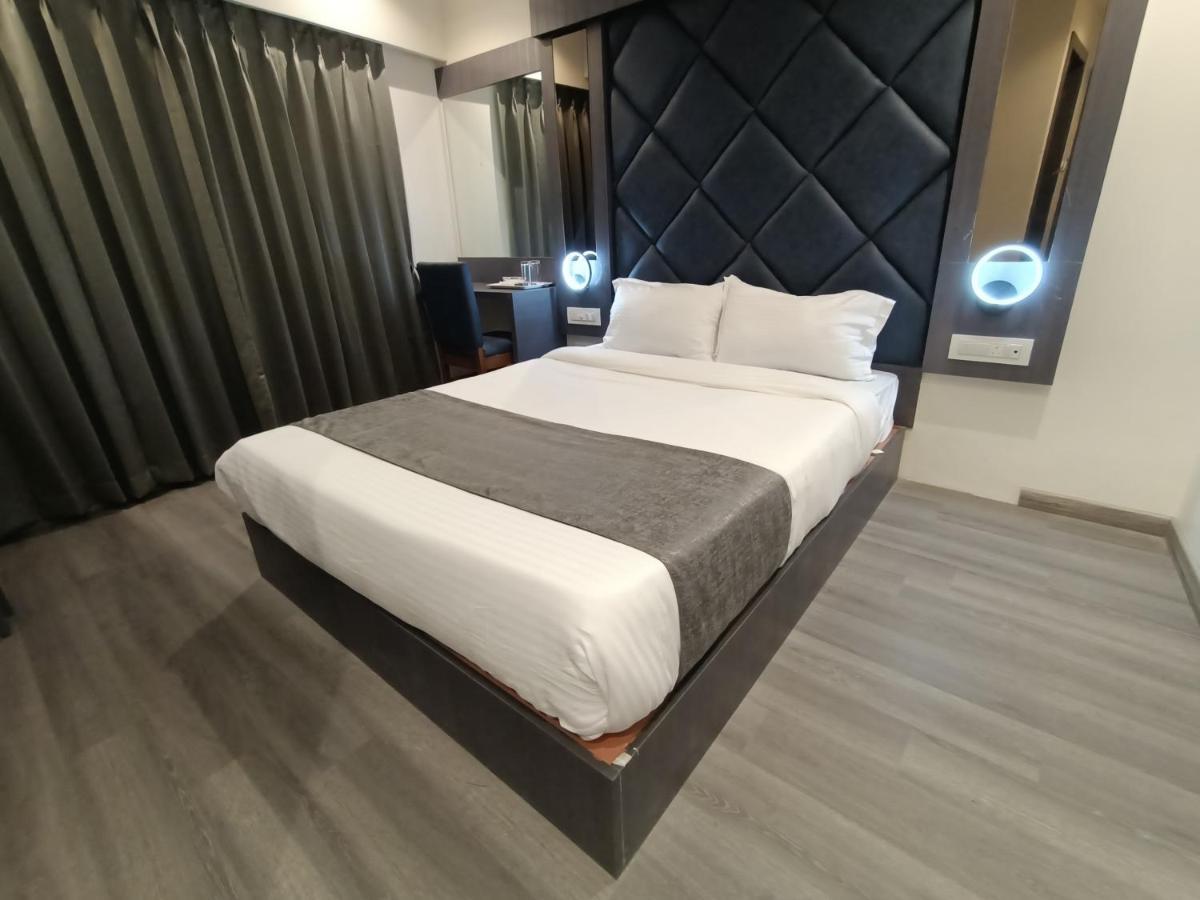 Hotel Classio Andheri - Near Dn Nagar Metro Station Bombaj Zewnętrze zdjęcie