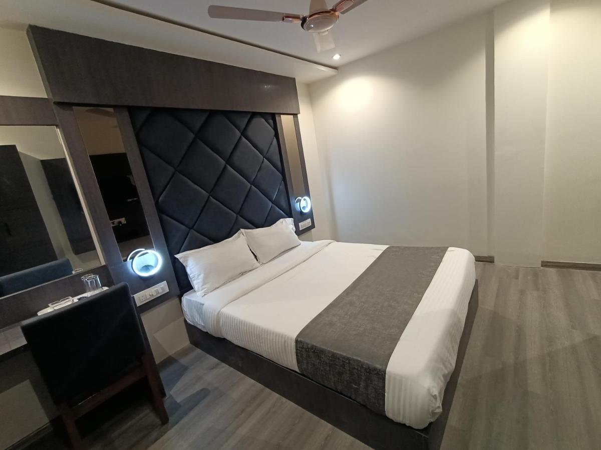 Hotel Classio Andheri - Near Dn Nagar Metro Station Bombaj Zewnętrze zdjęcie