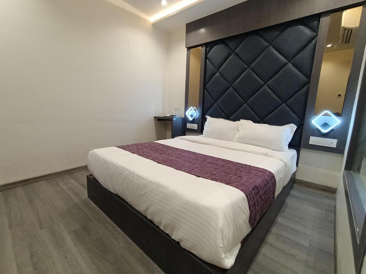 Hotel Classio Andheri - Near Dn Nagar Metro Station Bombaj Zewnętrze zdjęcie